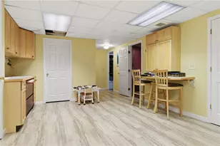 304 Gauthier Dr, Woonsocket, RI 02895 - Photo 35