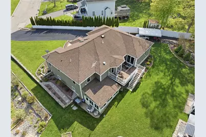 304 Gauthier Drive, Woonsocket, RI 02895 - Photo 5