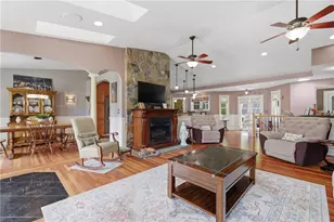 304 Gauthier Dr, Woonsocket, RI 02895 - Photo 15