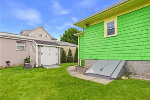 11 Hall Ave, Warren, RI 02885 - Photo 17