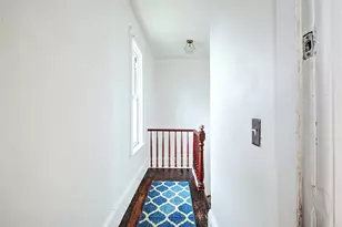 137 Hunts Ave, Pawtucket, RI 02861 - Photo 3