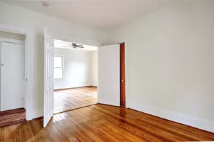 137 Hunts Ave, Pawtucket, RI 02861 - Photo 9