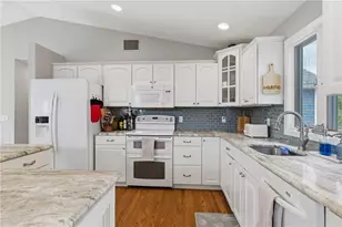 12 Pat Dr, Lincoln, RI 02865 - Photo 11
