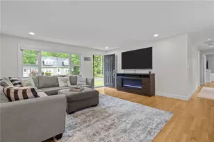 23 Southwood Dr, Cumberland, RI 02864 - Photo 9