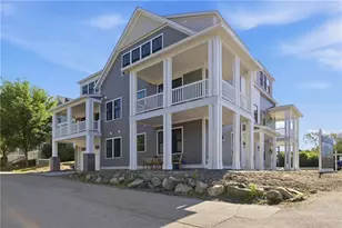 67 Queen St, East Greenwich, RI 02818 - Photo 3