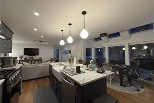 84 John St, Newport, RI 02840 - Photo 9