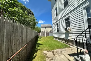 14 Courtland St, Central Falls, RI 02863 - Photo 17