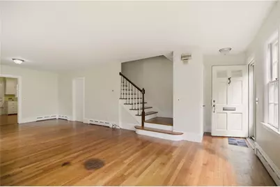 1 Red Cross Avenue #B, Newport, RI 02840 - Photo 3