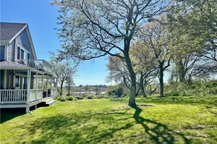 1614 Lakeside Dr, Block Island, RI 02807 - Photo 3