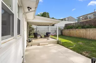 19 Legion Memorial Dr, Providence, RI 02909 - Photo 5