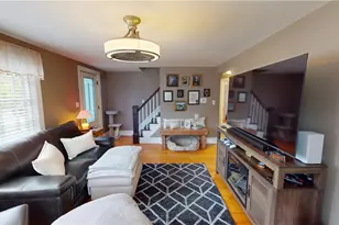 24 Annette Ave, Pawtucket, RI 02861 - Photo 7