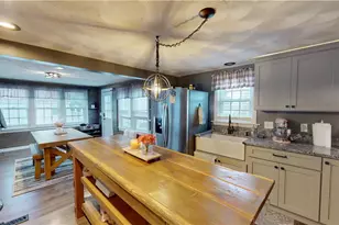 24 Annette Ave, Pawtucket, RI 02861 - Photo 11