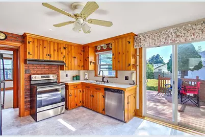 190 Rice Avenue, Pawtucket, RI 02861 - Photo 17