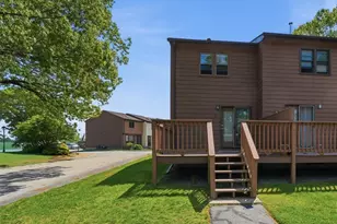 275 Grotto Ave, Pawtucket, RI 02860 - Photo 3