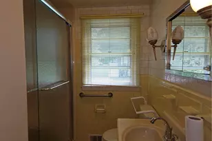 105 Longview Dr, Cranston, RI 02920 - Photo 9