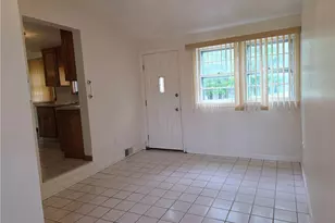 105 Longview Dr, Cranston, RI 02920 - Photo 5