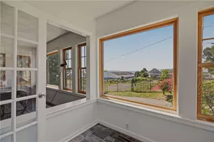 95 Bay View Ave, Cranston, RI 02905 - Photo 5