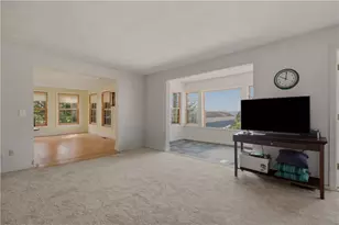 95 Bay View Ave, Cranston, RI 02905 - Photo 11