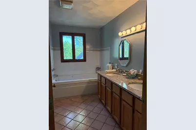 027 Sunset Hill Avenue, Portsmouth, RI 02872 - Photo 19