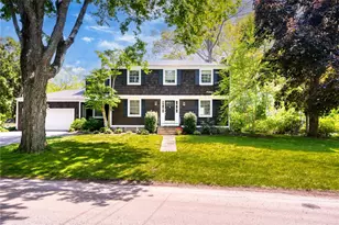 47 Meadowbrook Dr, Barrington, RI 02806 - Photo 1