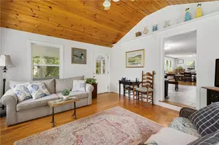 10 Summer St, Jamestown, RI 02835 - Photo 15