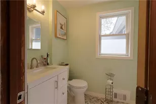 36 Munro Ave, Warren, RI 02885 - Photo 21