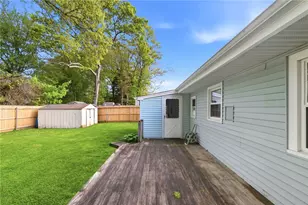 43 New Britain Dr, Warwick, RI 02889 - Photo 37