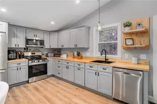 43 Weeks Hill Rd, Coventry, RI 02827 - Photo 9
