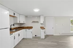 131 Woodland Ave, Cranston, RI 02920 - Photo 23