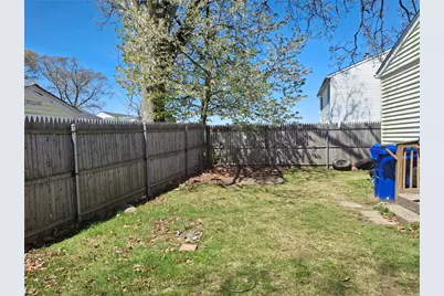 315 Grosvenor Avenue, East Providence, RI 02914 - Photo 3