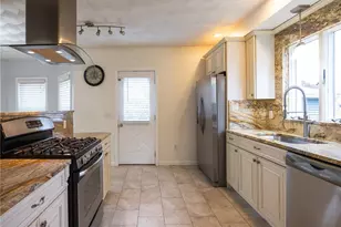 34 Shore Rd, East Providence, RI 02915 - Photo 15