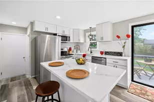859 Church Ave, Warwick, RI 02889 - Photo 5