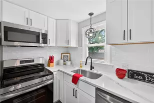859 Church Ave, Warwick, RI 02889 - Photo 7