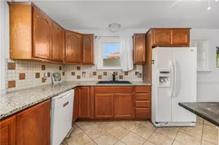 106 Martin St, Pawtucket, RI 02861 - Photo 11
