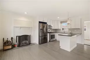 51 Callender Ave, Newport, RI 02840 - Photo 9