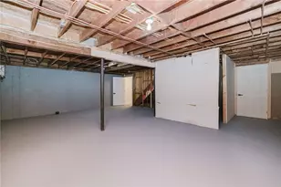 25 Pensaukee Ave, North Providence, RI 02911 - Photo 31