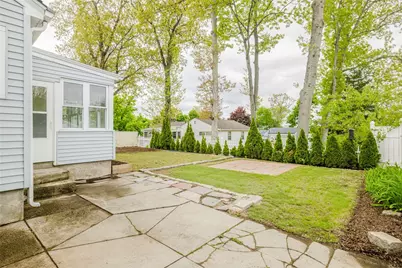 25 Pensaukee Avenue, North Providence, RI 02911 - Photo 3