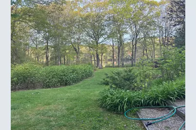 000 Oakwoods Drive, South Kingstown, RI 02879 - Photo 15