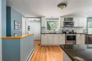 33 Wilbur Rd, Lincoln, RI 02865 - Photo 11