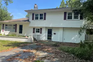 28 Hilltop Dr, Warwick, RI 02818 - Photo 3