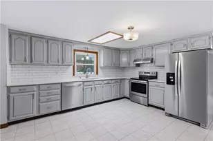 72 Julian St, Pawtucket, RI 02861 - Photo 7