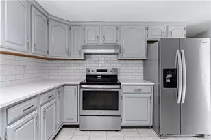 72 Julian St, Pawtucket, RI 02861 - Photo 9