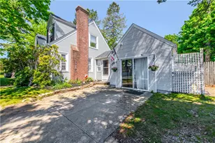 204 Harmony Ct, Warwick, RI 02889 - Photo 3