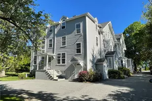 141 Narragansett Ave, Newport, RI 02840 - Photo 5