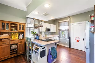 10 Burton Ave, East Providence, RI 02915 - Photo 9