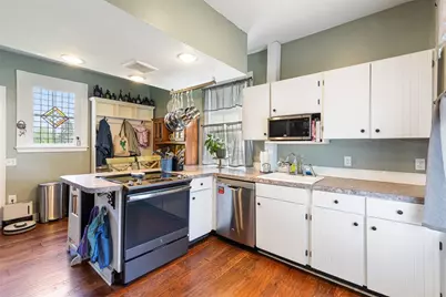 10 Burton Avenue, East Providence, RI 02915 - Photo 11