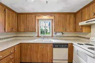 57 Laurel Ave, Coventry, RI 02816 - Photo 7