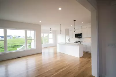 13 Revolution Way, Portsmouth, RI 02871 - Photo 3