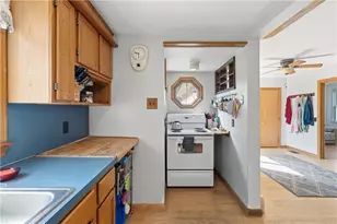 25 Oakdale St, Warwick, RI 02888 - Photo 11