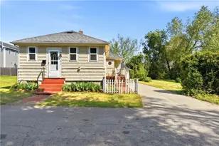 25 Oakdale St, Warwick, RI 02888 - Photo 3